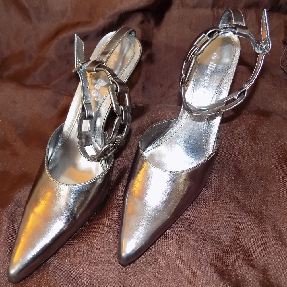 Dollhouse Pewter Pumps